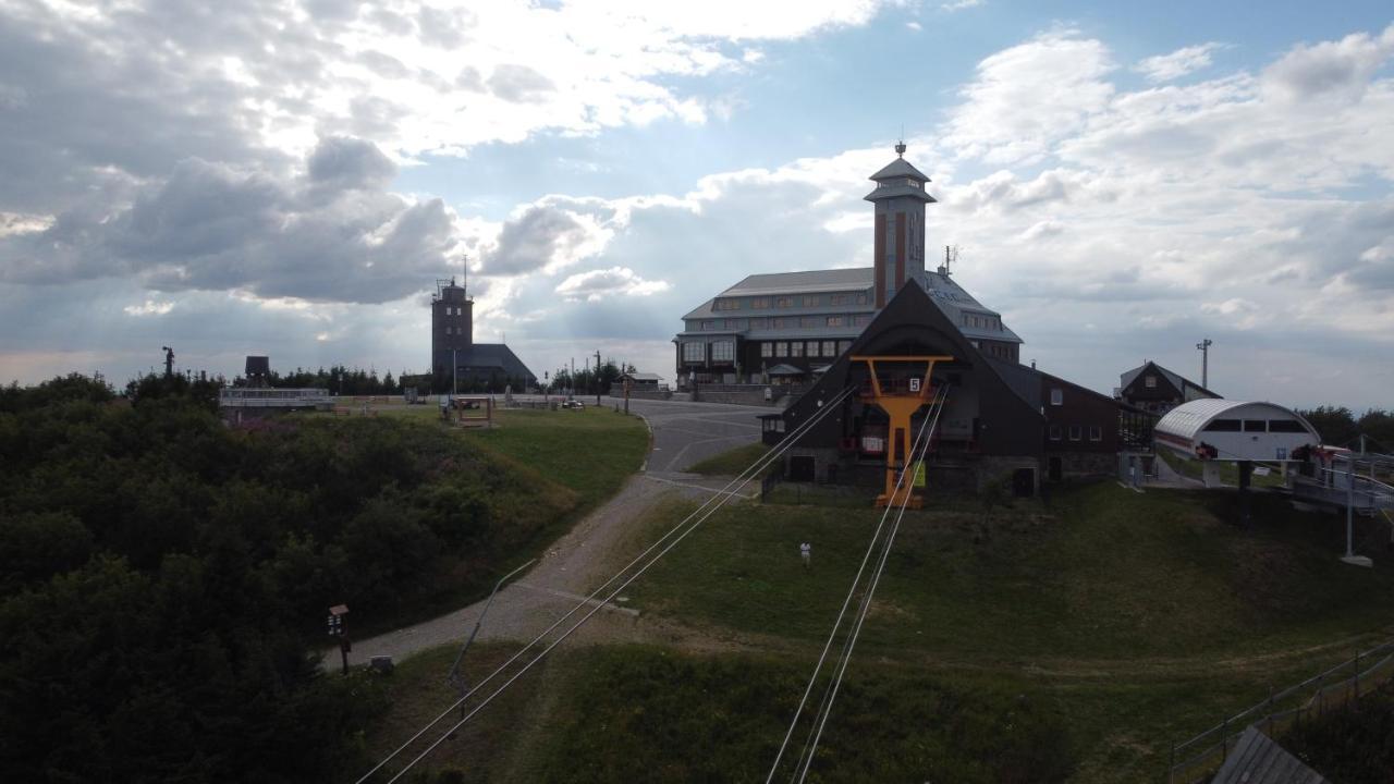 Ferienwohnungen Zauberberg, Schneehase & Glitzerhirsch クロルト・オーバーヴィーゼンタール エクステリア 写真